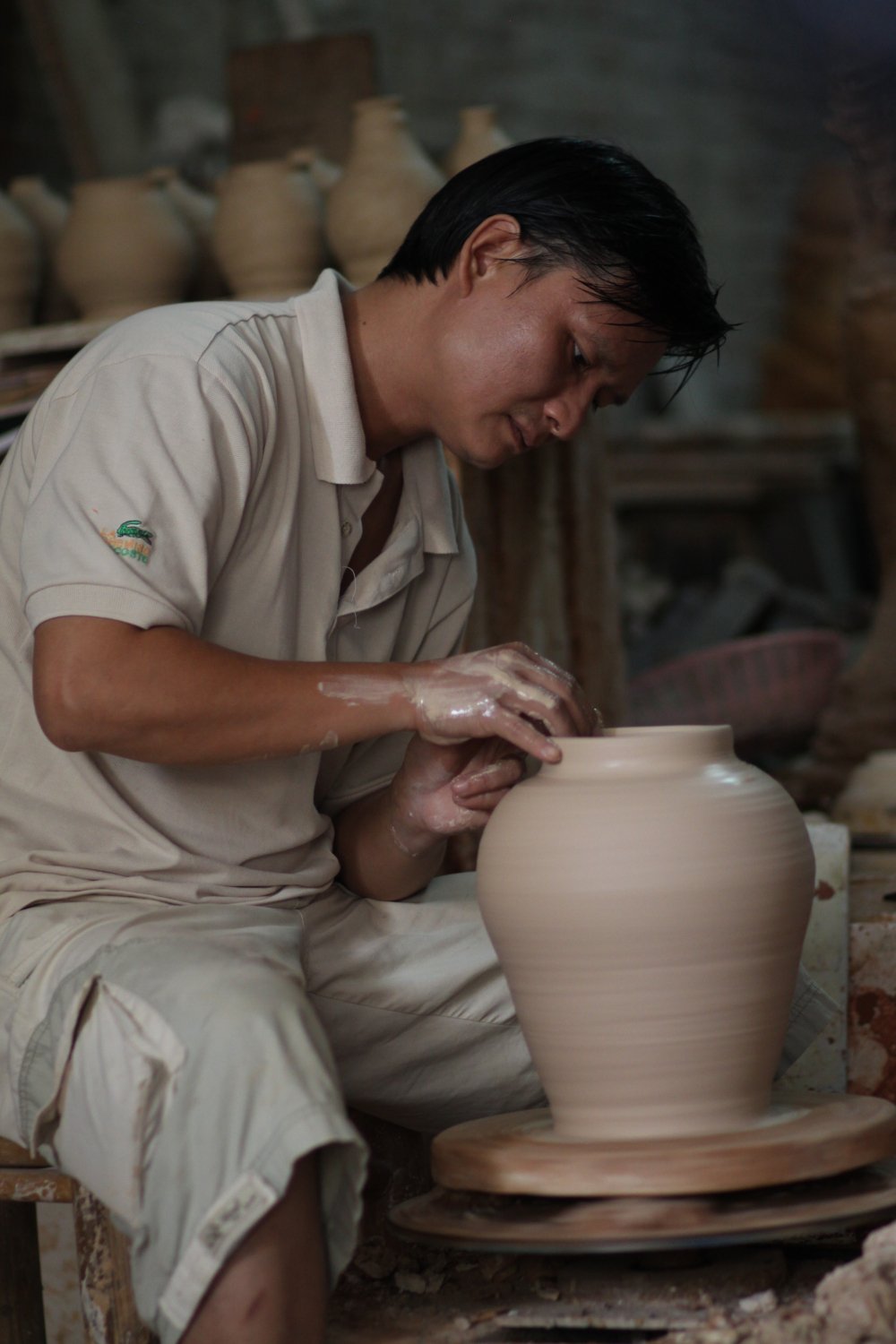 Lửa thử đất, nghề thử người: Hành trình nghệ thuật gốm của Phan Thanh Sơn